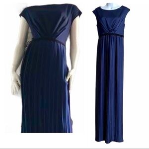 Max & Cleo Navy Blue Long Maxi Dress Gown Sz 0 Sleeveless Pleated Prom Wedding